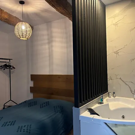 Spacieuse Maison De Μοντελιμάρ