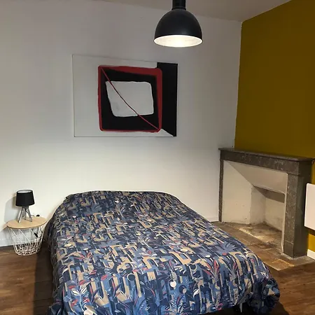 Spacieuse Maison De *